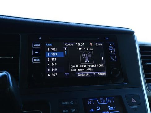 Used 2017 Toyota Sienna XLE image 16