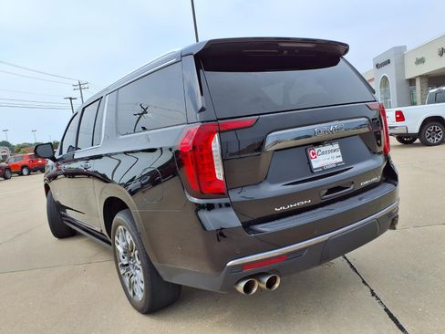 Used 2023 GMC Yukon XL Denali Ultimate AWD/4WD image 42