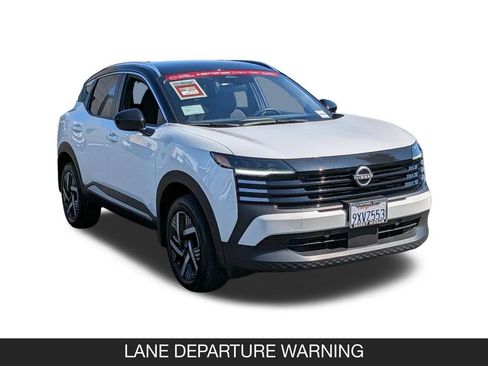 Used 2026 Nissan Kicks SV FWD image 2