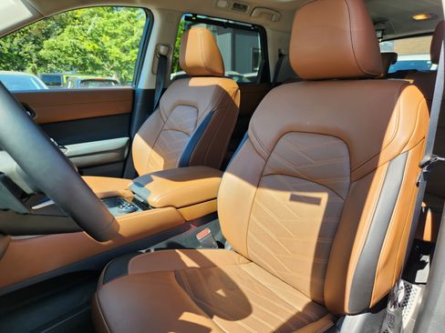 Certified 2025 Nissan Pathfinder Platinum w/ Cargo Package AWD/4WD image 7