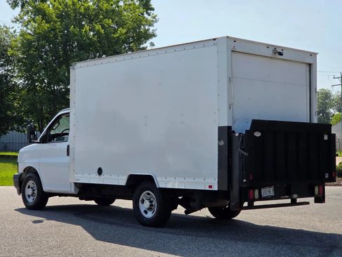 Used 2019 Chevrolet Express 3500 RWD image 7