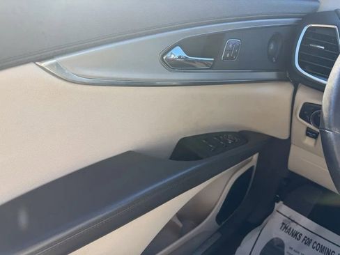 Used 2020 Lincoln Nautilus Reserve w/ Equipment Group 201A image 12