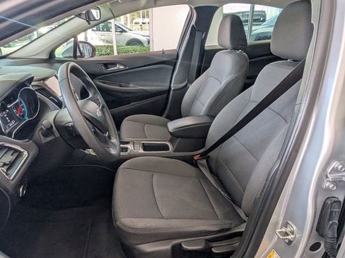 Certified 2018 Chevrolet Cruze LT image 5