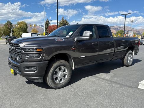 New 2026 RAM 2500 Big Horn AWD/4WD image 4