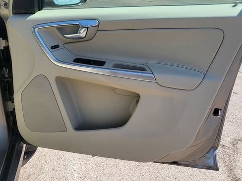 Used 2015 Volvo XC60 T5 Premier w/ Protection Package FWD image 18