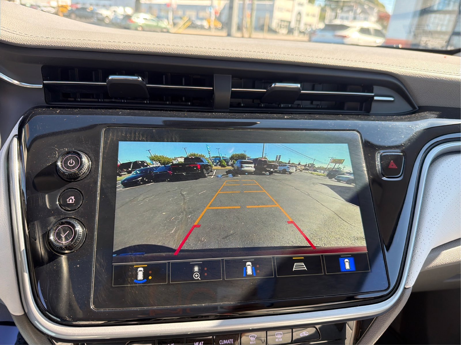 Used 2023 Chevrolet Bolt EUV Premier w/ Sun & Sound Package FWD image 16