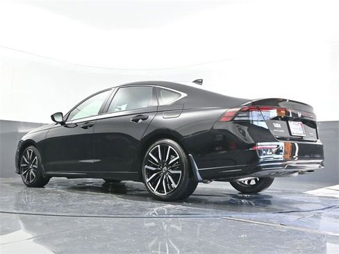 Certified 2025 Honda Accord Touring image 22