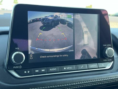 Used 2021 Nissan Rogue SL image 14