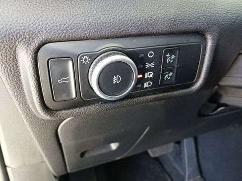 Used 2024 Ford Explorer Limited image 17