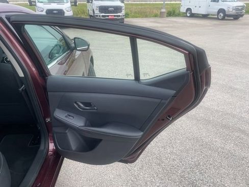 Used 2024 Nissan Sentra SV FWD image 44