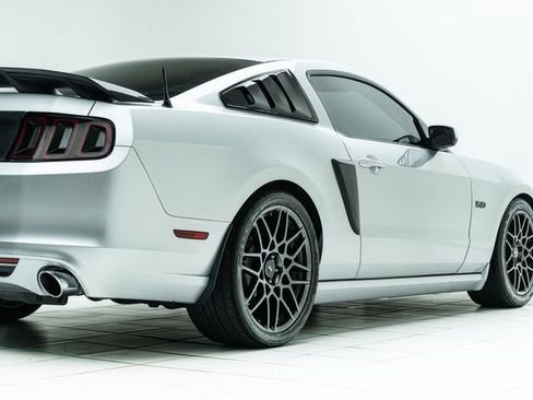 Used 2013 Ford Mustang GT image 12