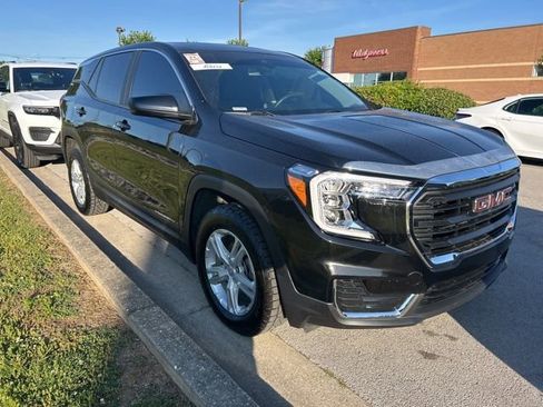 Used 2023 GMC Terrain SLE AWD/4WD image 2