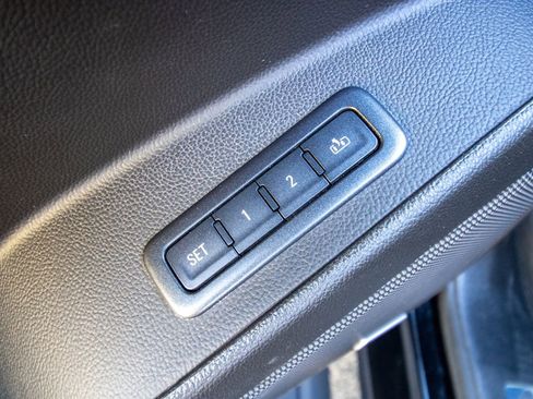 Used 2015 GMC Yukon Denali w/ Premium Package image 12