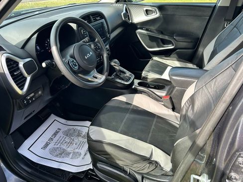 Used 2022 Kia Soul LX w/ Technology Package FWD image 10
