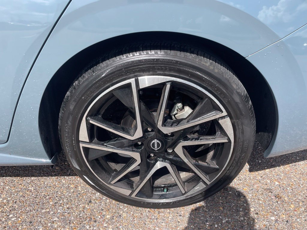 Certified 2024 Nissan Sentra SR w/ SR Premium Package FWD image 18
