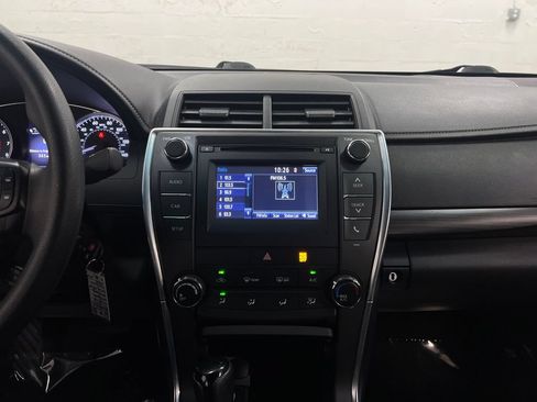 Used 2016 Toyota Camry LE FWD image 18