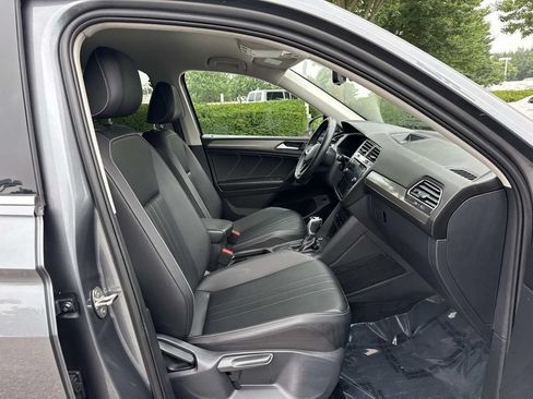 Used 2024 Volkswagen Tiguan SE FWD image 22