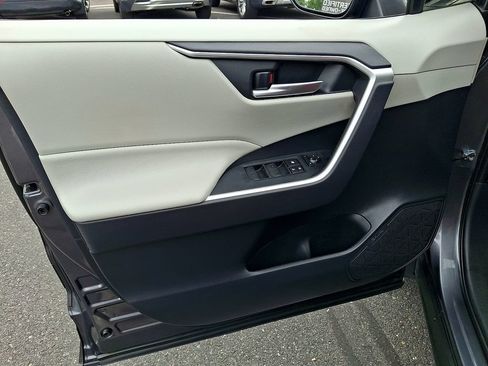 Used 2019 Toyota RAV4 XLE w/ All Weather Liner Package AWD/4WD image 19