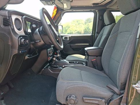 Certified 2024 Jeep Wrangler Unlimited AWD/4WD image 13
