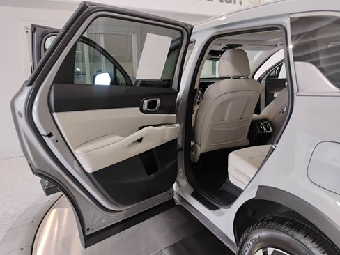 Used 2025 Kia Sorento S w/ Panoramic Sunroof Package FWD image 34