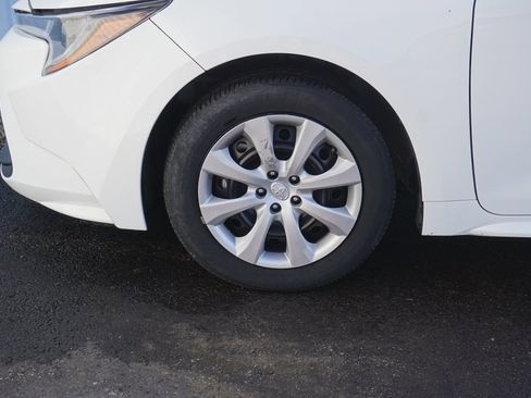 Used 2024 Toyota Corolla LE image 6