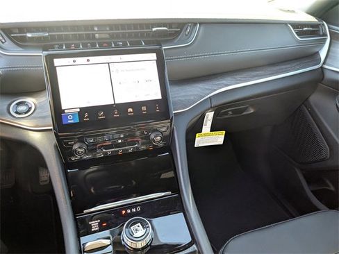 New 2025 Jeep Grand Cherokee Limited image 20