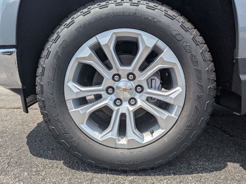 New 2026 Chevrolet Silverado 1500 LTZ w/ LTZ Premium Package AWD/4WD image 14