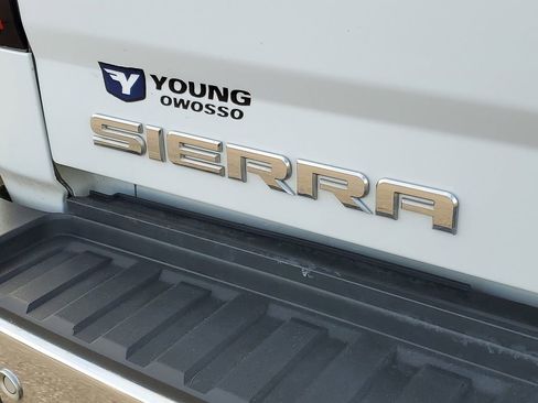 Certified 2018 GMC Sierra 2500 SLT w/ Duramax Plus Package image 32