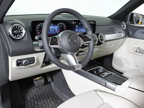Certified 2026 Mercedes-Benz GLB 250 4MATIC image 14