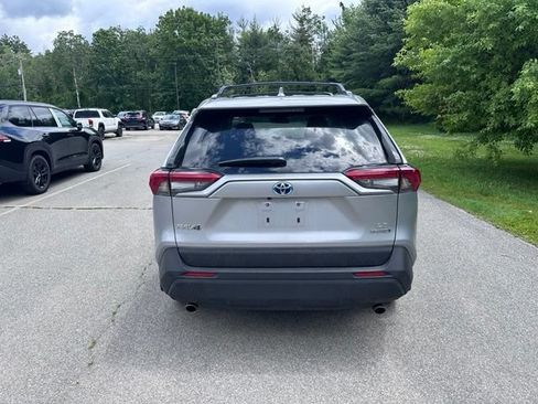 Used 2023 Toyota RAV4 LE AWD/4WD image 4