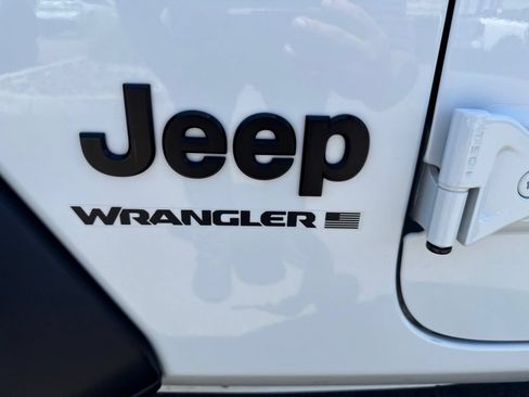 Used 2024 Jeep Wrangler Unlimited Sport AWD/4WD image 12