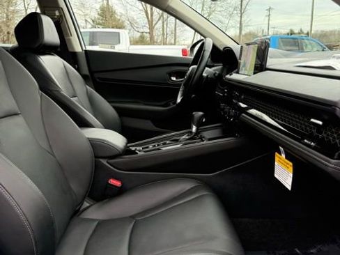 Used 2024 Honda Accord Touring image 15