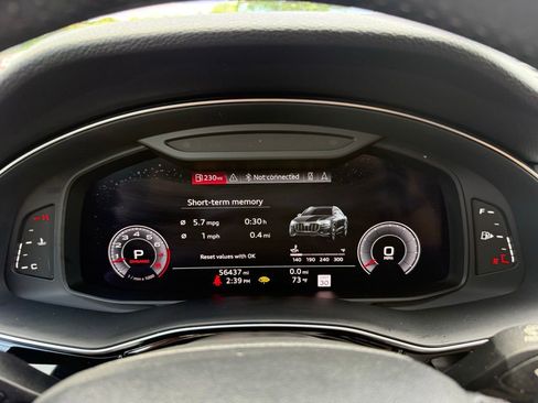 Used 2019 Audi Q8 Premium Plus w/ Premium Plus AWD/4WD image 13