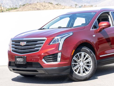 Used 2017 Cadillac XT5 Luxury w/ Driver Awareness Package FWD image 2