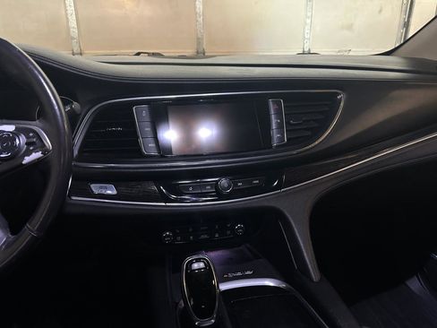 Used 2019 Buick Enclave Avenir w/ Avenir Technology Package AWD/4WD image 12