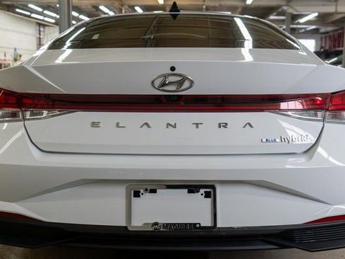 Used 2021 Hyundai Elantra Blue image 7