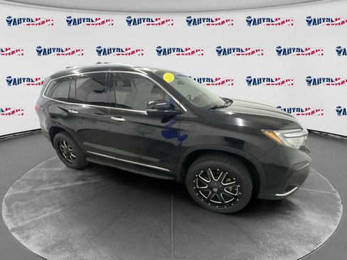 Used 2021 Honda Pilot Touring image 2