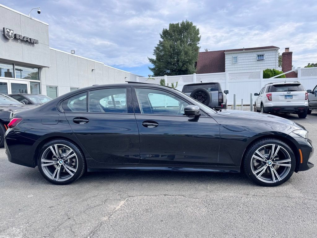 Used 2023 BMW 330i xDrive Sedan w/ Premium Package AWD/4WD image 10