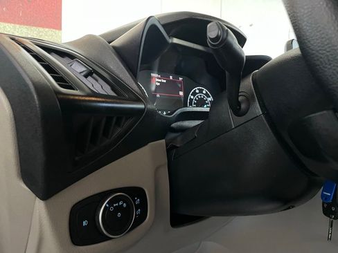 Used 2022 Ford Transit Connect XLT image 33