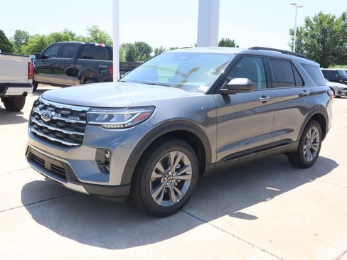 New 2026 Ford Explorer Active w/ Active Comfort Package AWD/4WD image 11