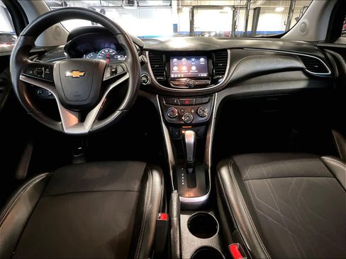 Used 2022 Chevrolet Trax LT w/ LT Convenience Package image 22