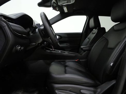 New 2026 Jeep Compass Latitude image 12