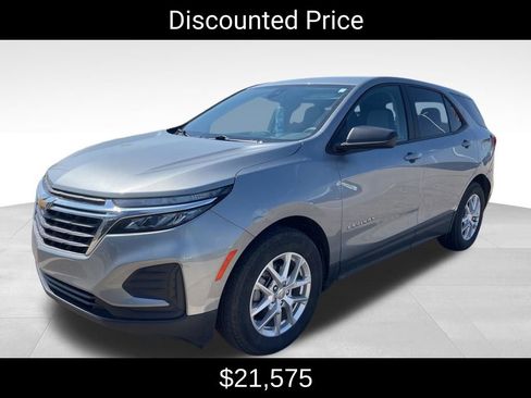 Certified 2023 Chevrolet Equinox LS w/ LS Convenience Package FWD image 3