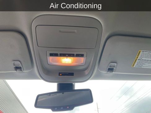 Used 2022 Chevrolet Colorado LT w/ LT Convenience Package image 22