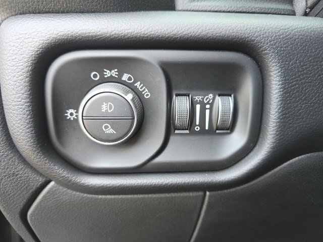Used 2019 RAM 2500 Big Horn AWD/4WD image 11