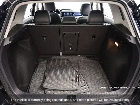 Used 2023 Volkswagen Taos SE w/ Panoramic Sunroof Package image 34