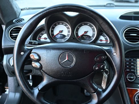 Used 2005 Mercedes-Benz SL 55 AMG image 26