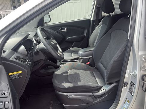 Used 2013 Hyundai Tucson GL FWD image 9