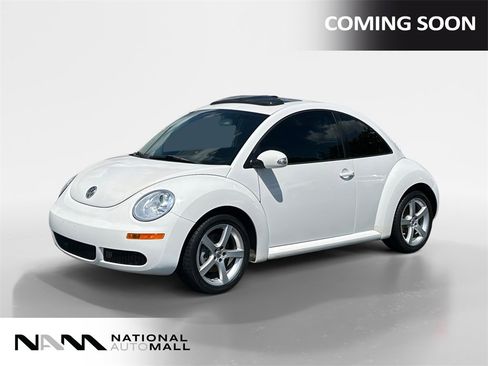 Used 2009 Volkswagen Beetle S image 1