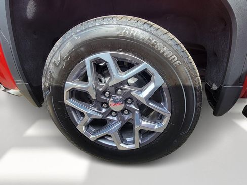 New 2026 GMC Sierra 1500 SLT image 5